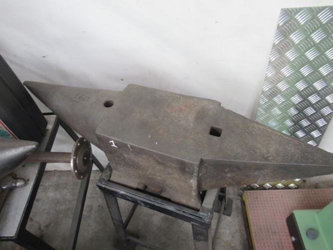INCUDINE CAST IRON ANVIL